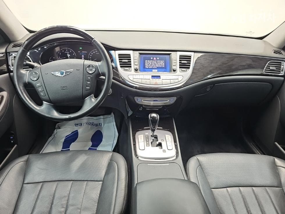 Хюндай ДженезисBH330 LUXURY Стандартен - 7