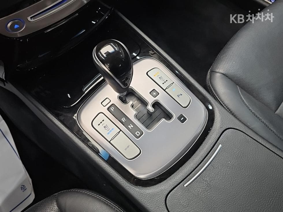 Хюндай ДженезисBH330 LUXURY Стандартен - 8