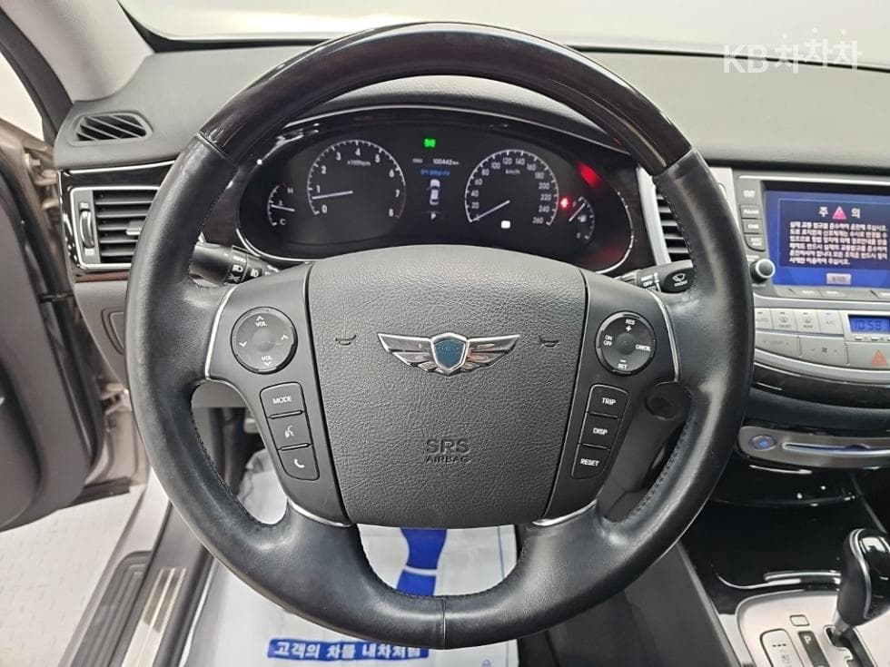 Хюндай ДженезисBH330 LUXURY Стандартен - 9