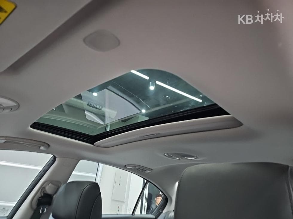 Хюндай ДженезисBH330 LUXURY Стандартен - 15