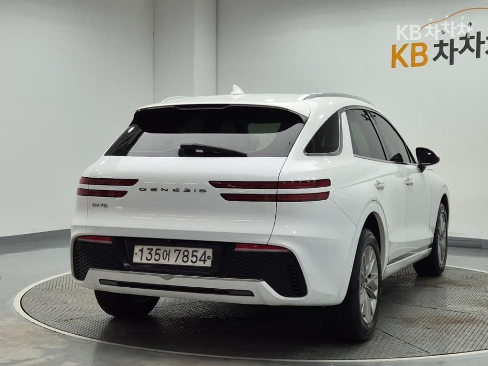 Дженезис GV70Дизел 2.2 2WD - 3