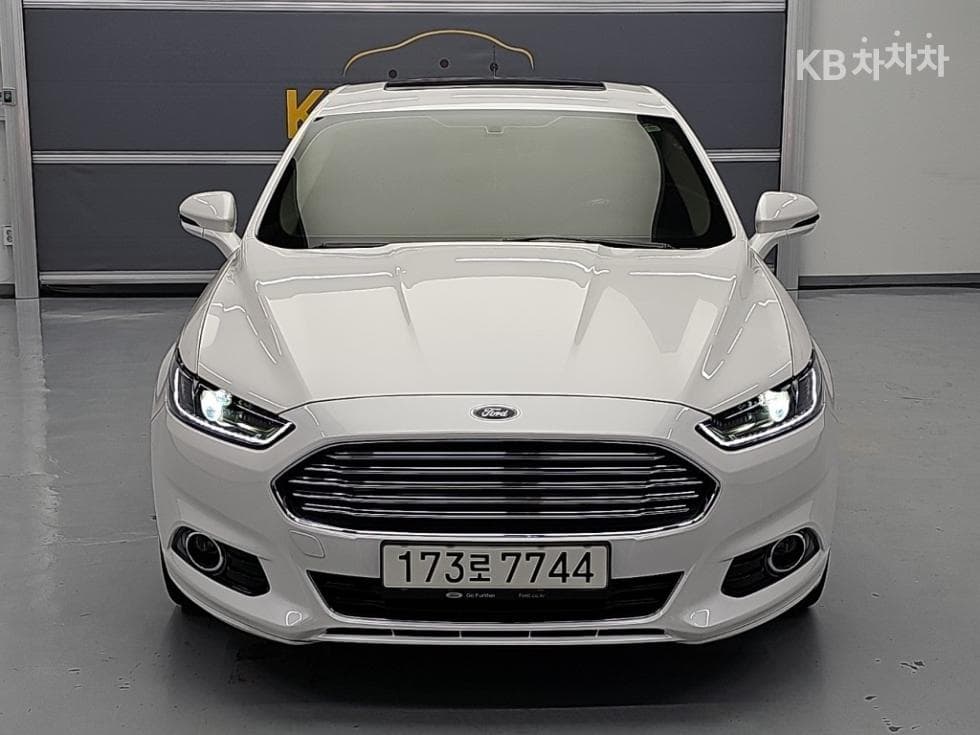 Форд Нов Фюзън2.0L Хибрид - 2