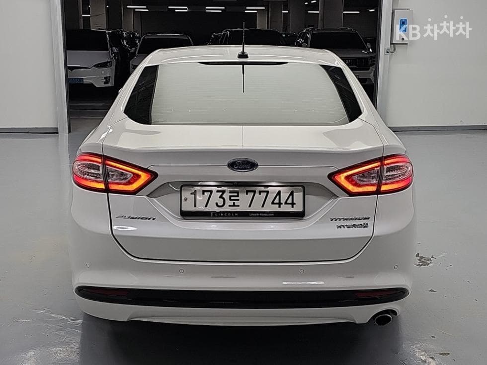 Форд Нов Фюзън2.0L Хибрид - 3