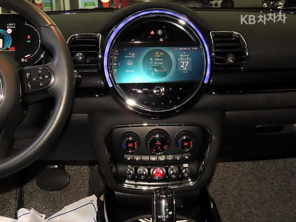 Мини 클럽맨 Второ поколение1.5 Cooper Classic Стандартен - 11