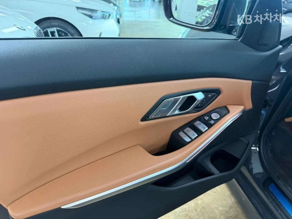 BMW 3 Серия (G20)320i Стандартен - 16