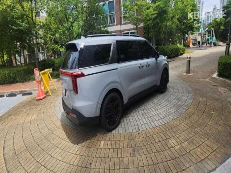 Киа The New (фейслифт) Канивал Хибрид 4-то поколение1.6 HEV 7-местен (Лимузин) X-Line - 5