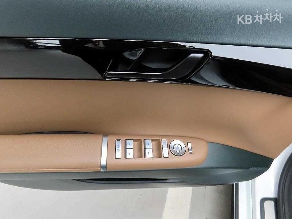 Хюндай Ди Всеново Grandeur (Azera)2.5L бензин 2WD Premium - 11