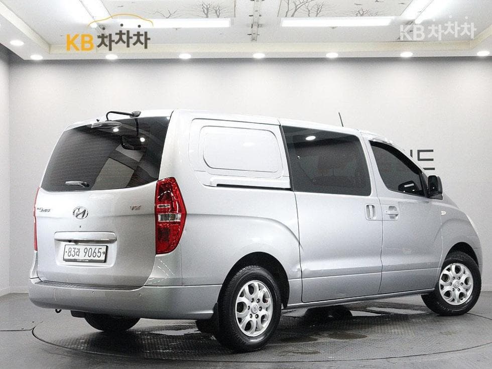Хюндай Гранд Старекс5-местен Ван CVX Deluxe - 3