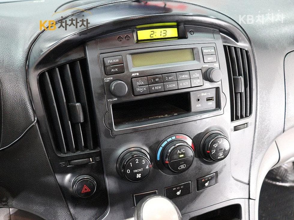 Хюндай Гранд Старекс5-местен Ван CVX Deluxe - 7