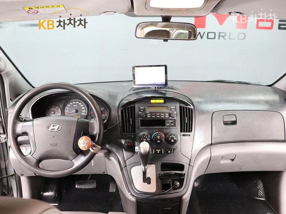 Хюндай Гранд Старекс5-местен Ван CVX Deluxe - 15
