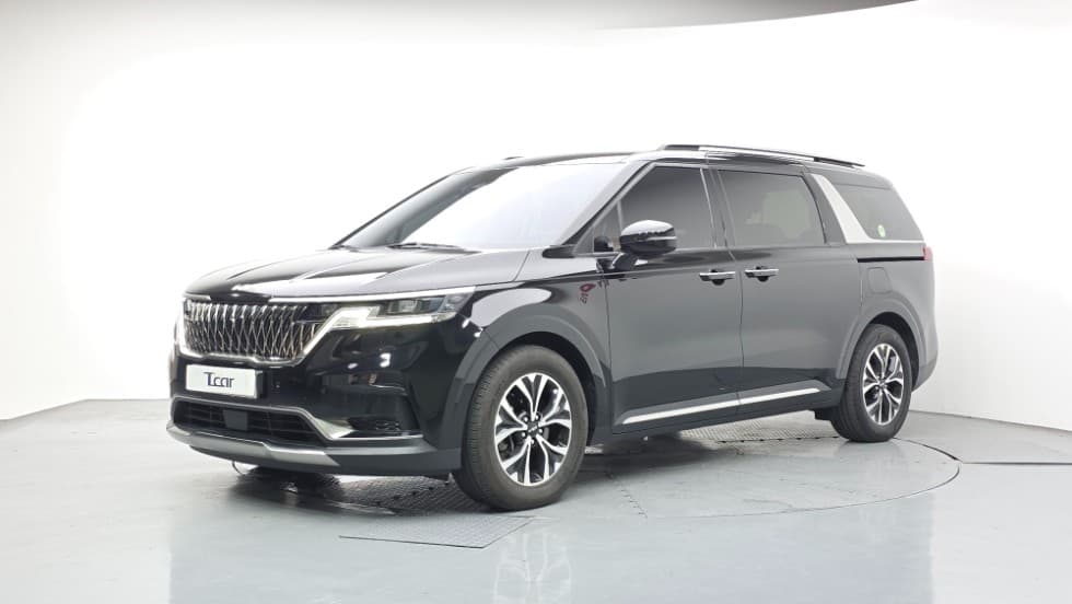 Kia Carnival 4th generation D2.2 9-seater Noblesse - Image 1