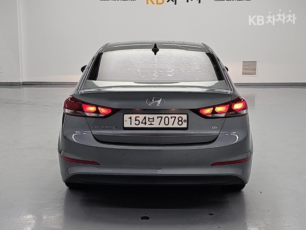 Хюндай Avante (Elantra)AD1.6 GDi Modern - 3