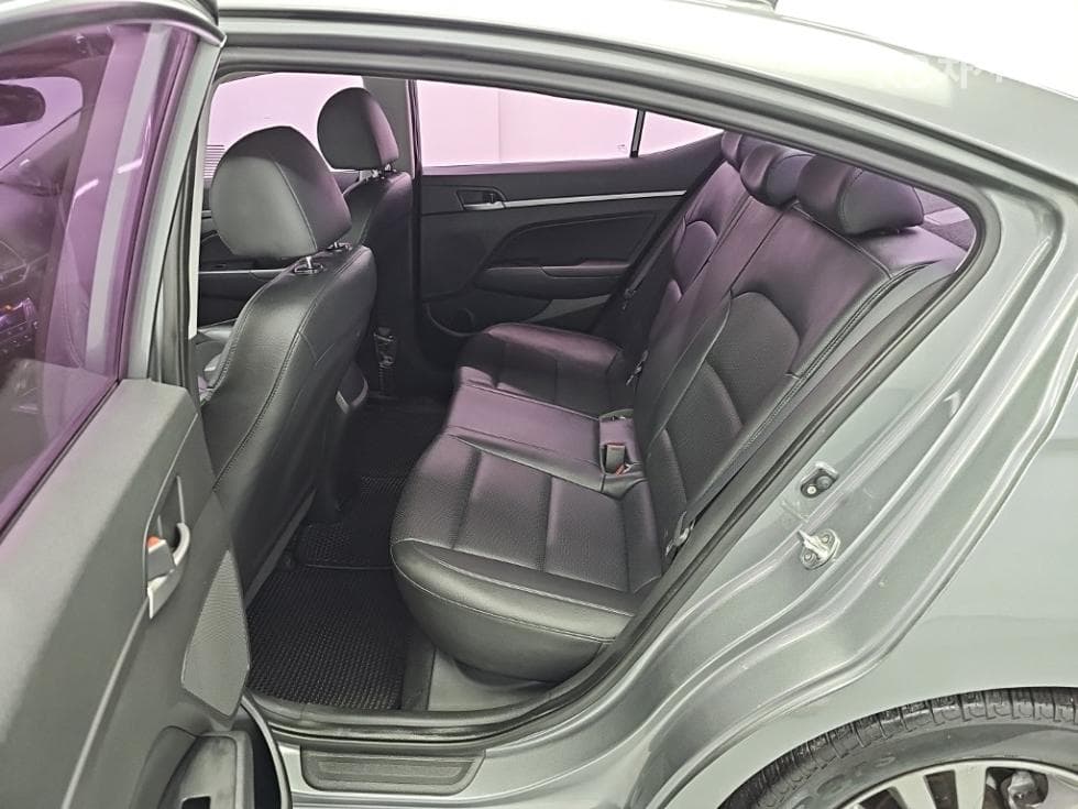 Хюндай Avante (Elantra)AD1.6 GDi Modern - 12