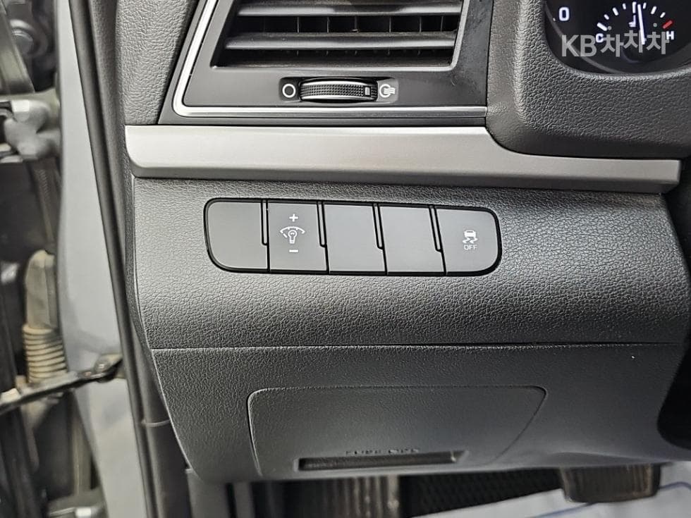 Хюндай Avante (Elantra)AD1.6 GDi Modern - 17
