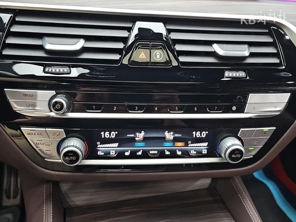 BMW 올New5 Series (G30)520d M Sport Plus - 10