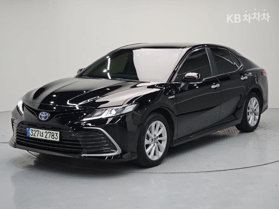 Toyota Camry XV70 2.5L хибрид LE - Image 1
