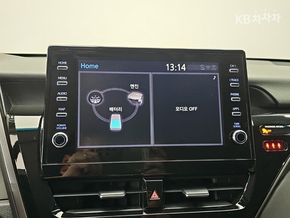Toyota Camry XV702.5L хибрид LE - 13
