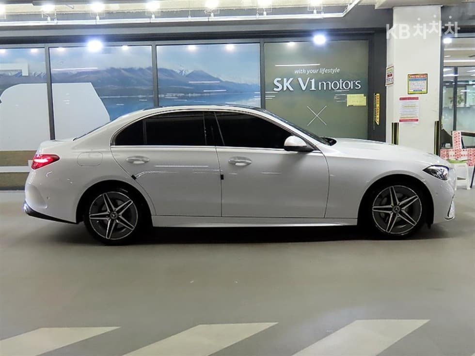 Mercedes-Benz C-Клас 6세대(W206)C200 AMG Line - 3