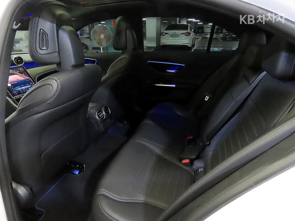 Mercedes-Benz C-Клас 6세대(W206)C200 AMG Line - 7