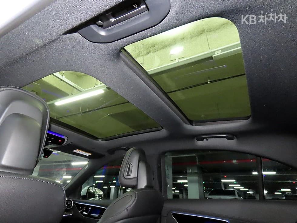 Mercedes-Benz C-Клас 6세대(W206)C200 AMG Line - 16
