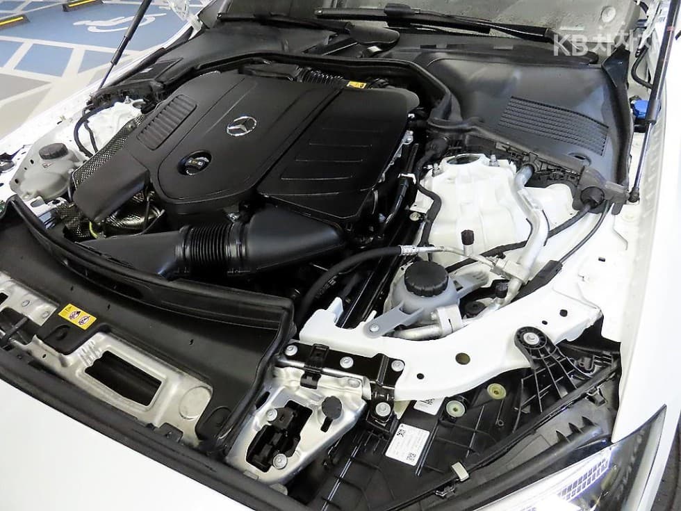 Mercedes-Benz C-Клас 6세대(W206)C200 AMG Line - 19