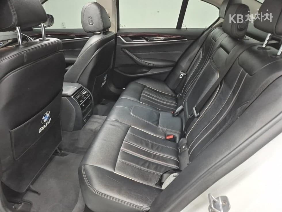 BMW 올Нов5 Серия (G30)520i Luxury - 15