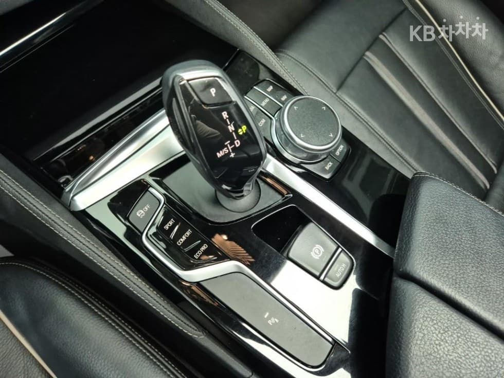 BMW 올Нов5 Серия (G30)520i Luxury - 12