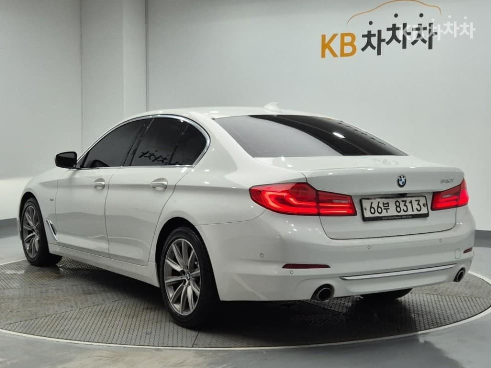 BMW 올Нов5 Серия (G30)520i Luxury - 2
