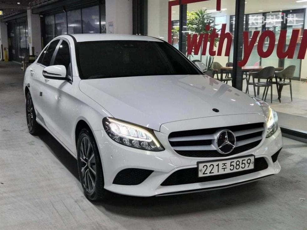 Mercedes-Benz The New (фейслифт) C-Клас C200 W205(14~) - Image 1