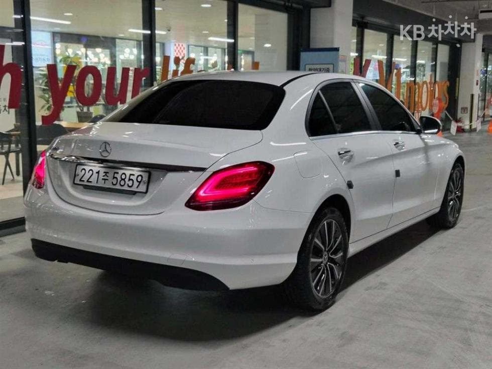 Mercedes-Benz The New (facelift) C-ClassC200 W205 - 4