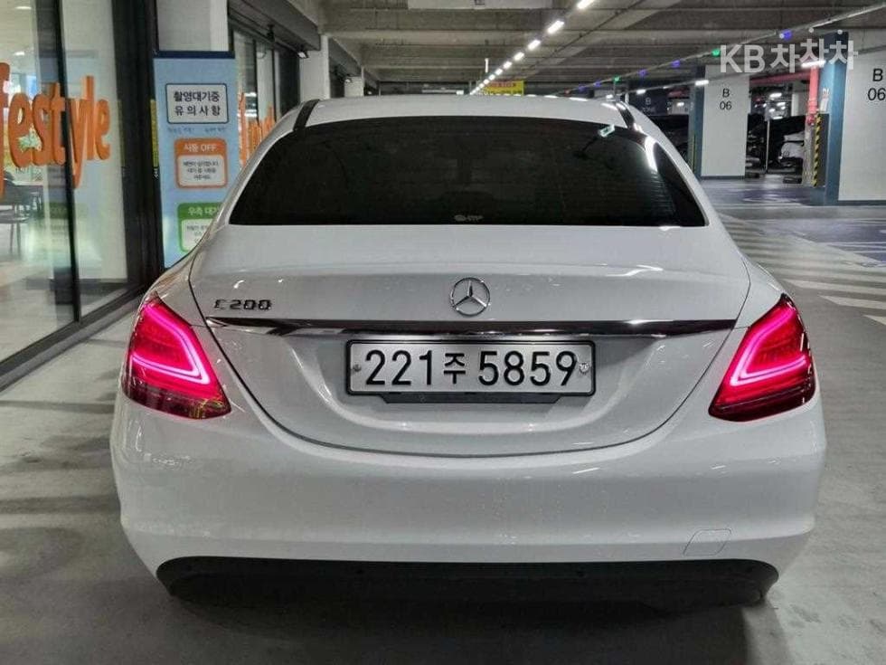 Mercedes-Benz The New (facelift) C-ClassC200 W205 - 5