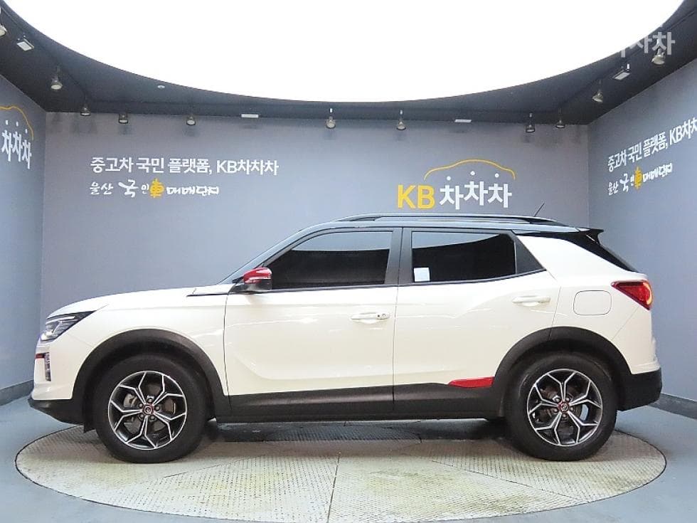KG Mobility 뷰티플 코란도1.5 GDi Turbo 2WD R-PLUS - 5
