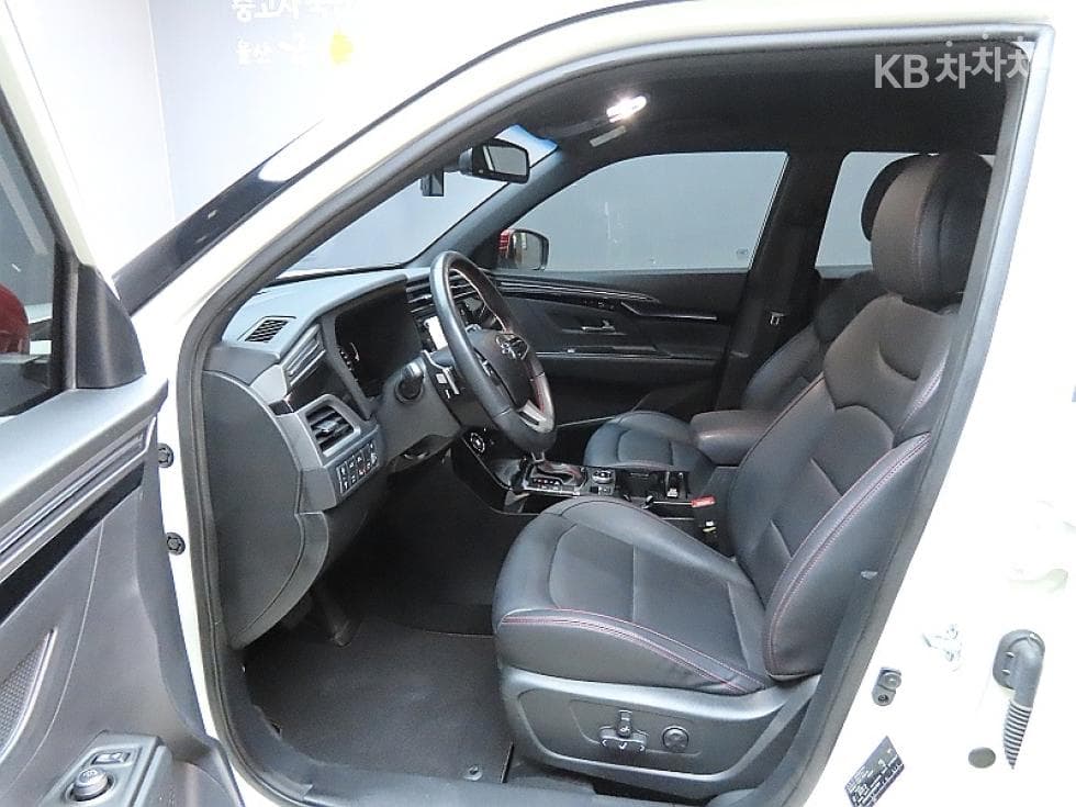 KG Mobility 뷰티플 코란도1.5 GDi Turbo 2WD R-PLUS - 10