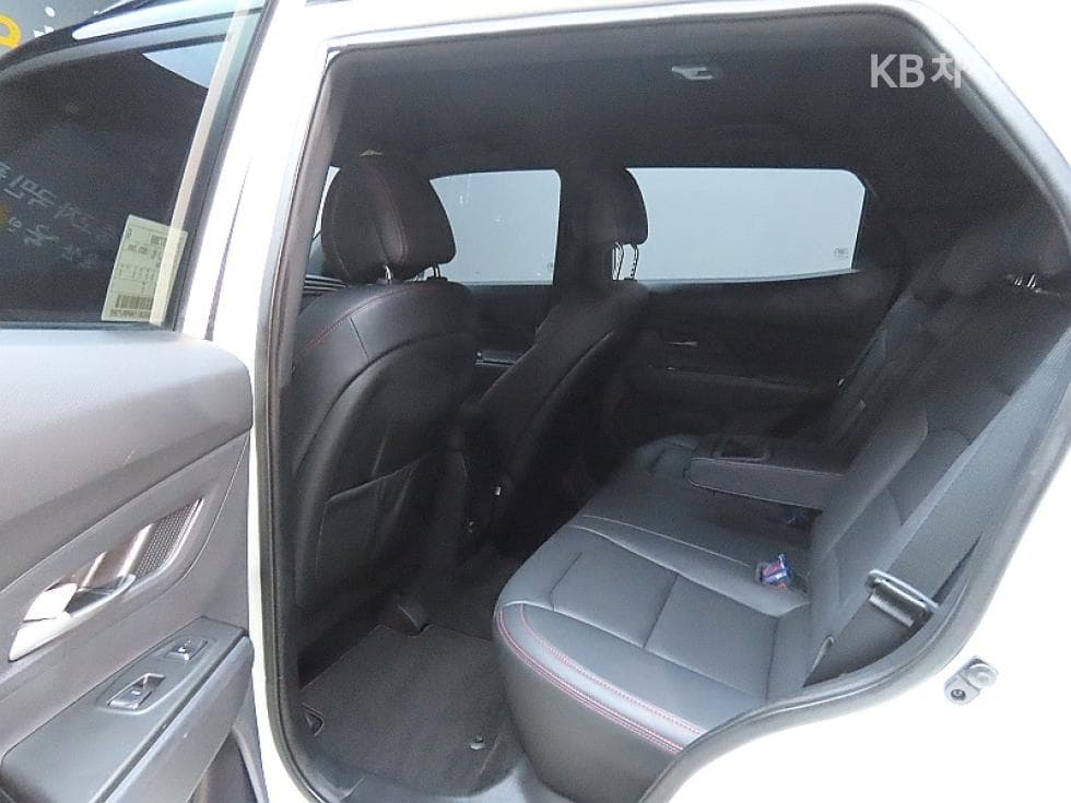 KG Mobility 뷰티플 코란도1.5 GDi Turbo 2WD R-PLUS - 11