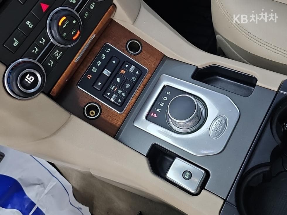 Land Rover 디스커버리43.0 SDV6 HSE Стандартен - 8