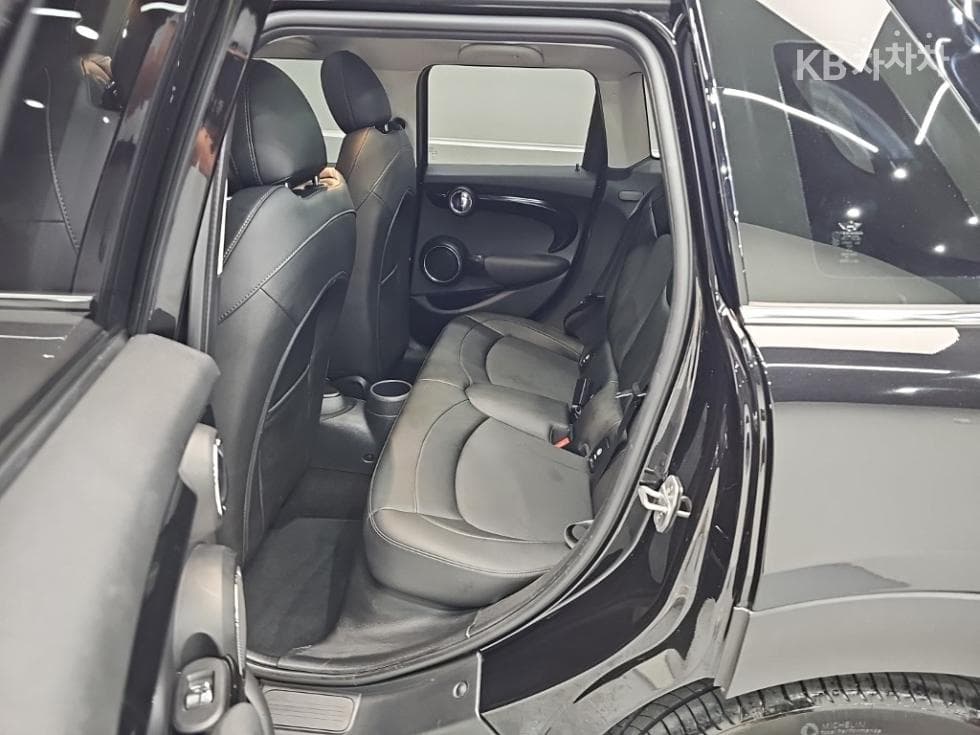 Mini Cooper 5-door1.5 하이트림 - 12