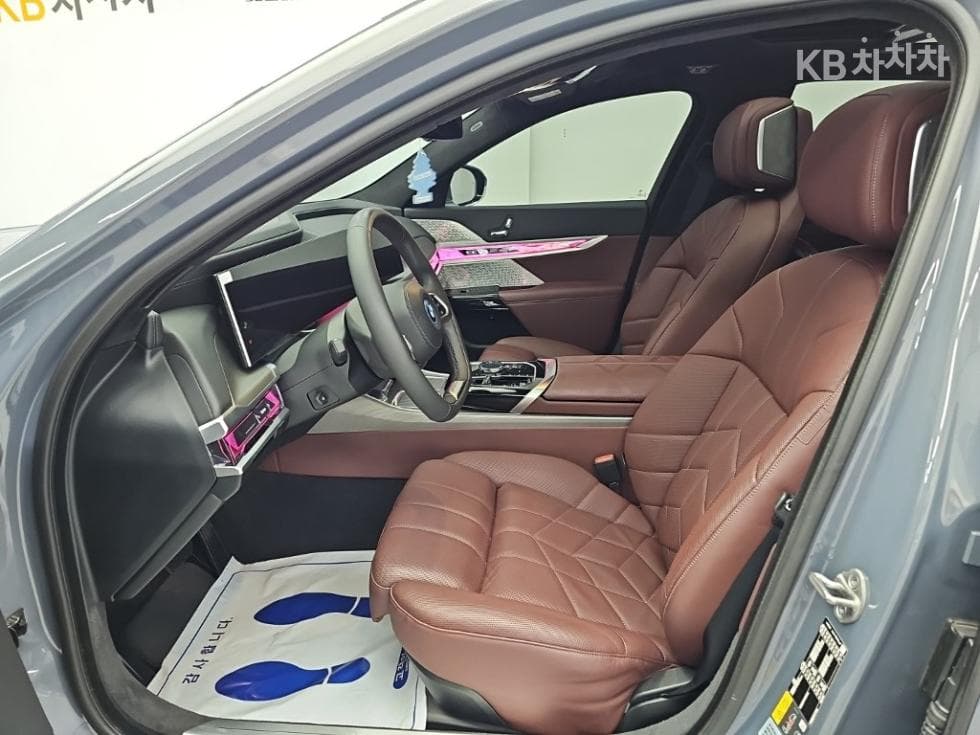 BMW i7xDrive 60 DPE - 11