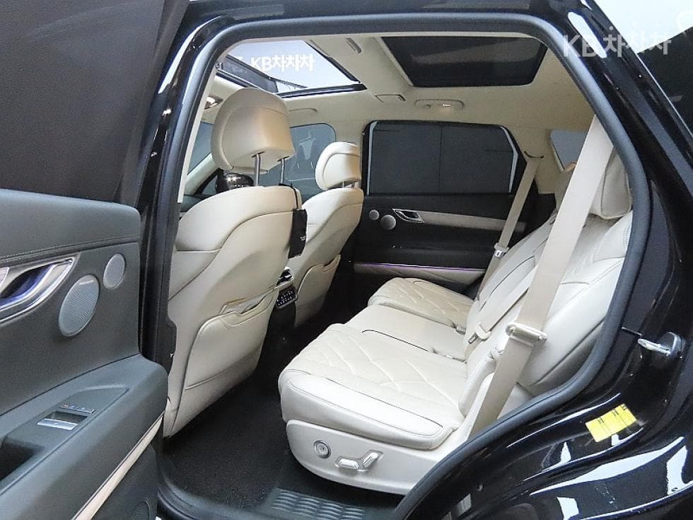 Genesis GV802.5 Turbo Gasoline 2WD - 11