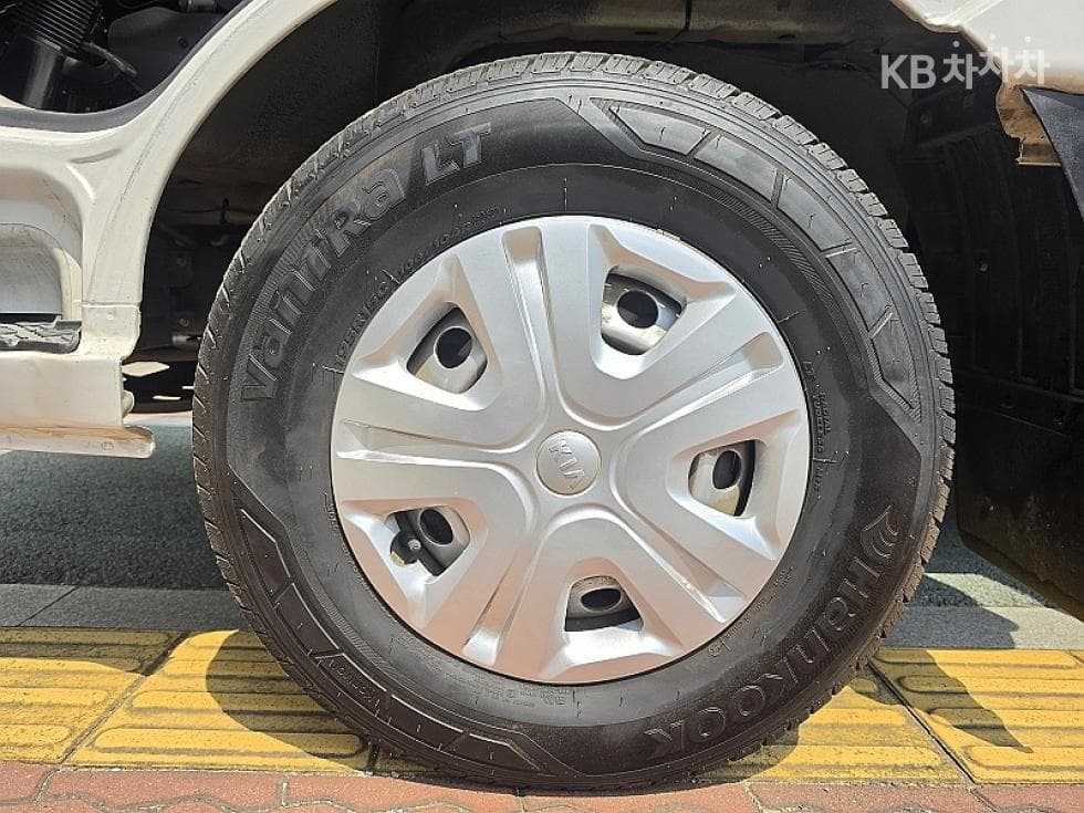 Kia Bongo 3 (light truck)1 Ton Box Truck Extra Long Plus형 King Cab Deluxe - 17