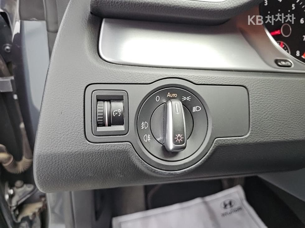 Volkswagen CC2.0 Turbocharged Stratified Injection (VW) - 17
