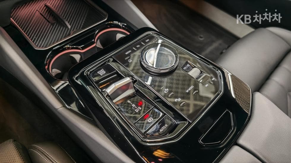 BMW Нов5 Серия(G60)520i M Sport - 9