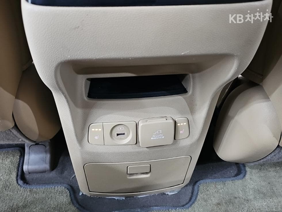 Киа All New Канивал9-местен 2.2 Дизел Престиж - 13
