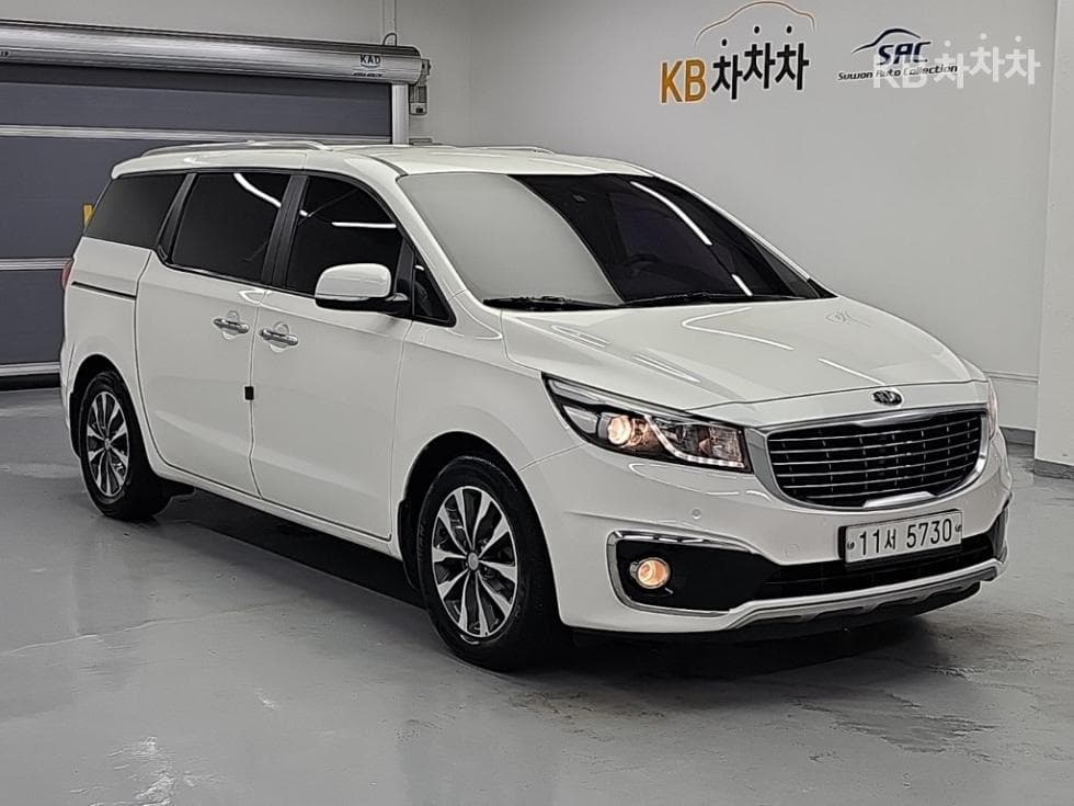 Киа All New Канивал9-местен 2.2 Дизел Лукс - 4