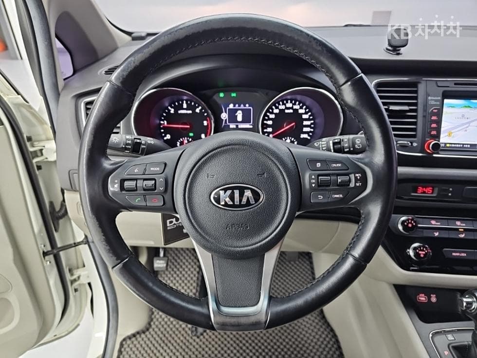 Киа All New Канивал9-местен 2.2 Дизел Лукс - 9