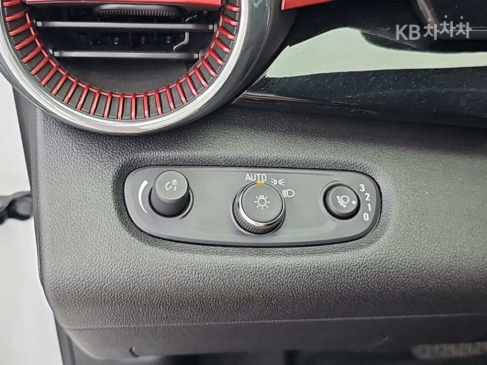 Джи Ем Корея Trax Кросоувър1.2 Бензин 2WD RS - 18