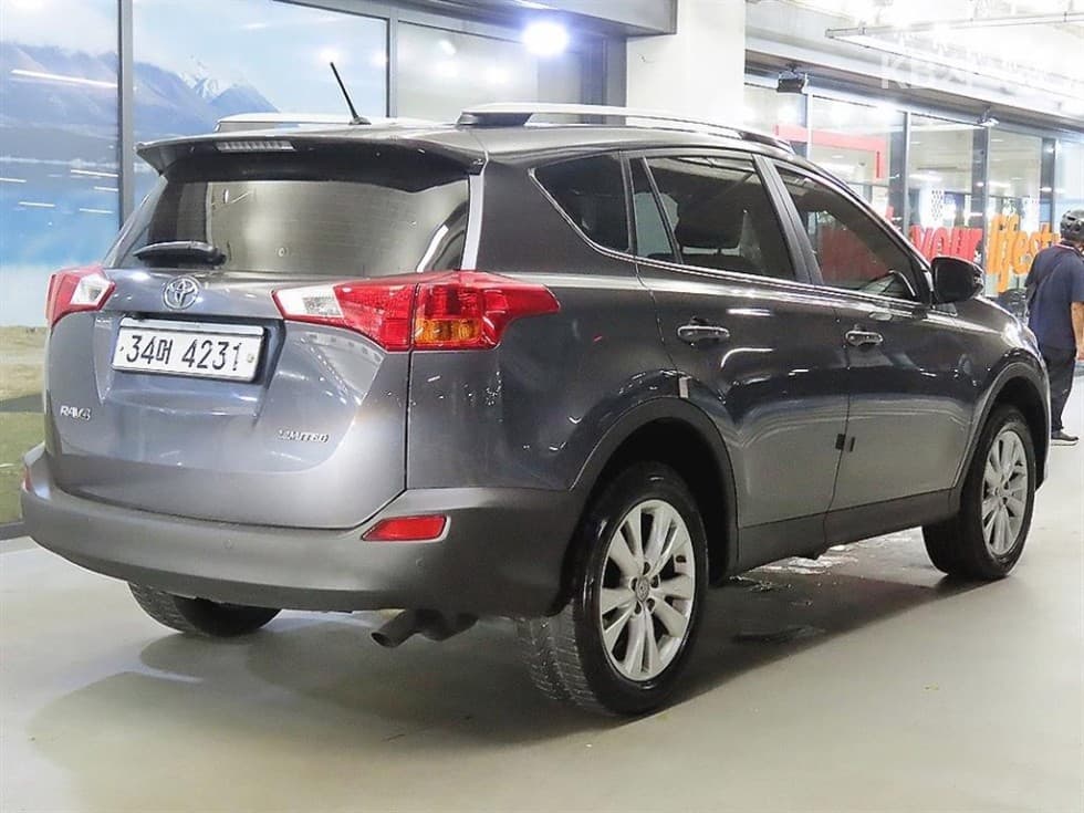 Toyota RAV42.5 2WD - 4