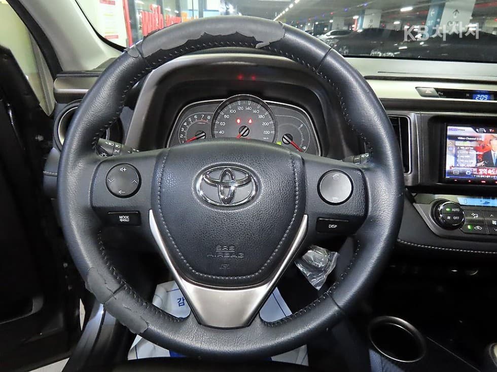 Toyota RAV42.5 2WD - 8