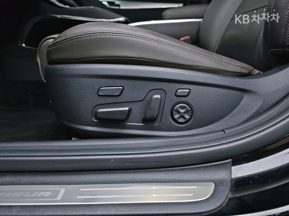 Hyundai The New (facelift) Grandeur (Azera)2.5 Exclusive - 9
