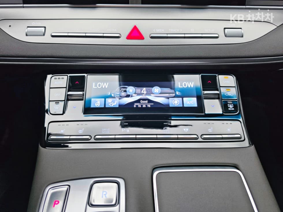 Hyundai The New (facelift) Grandeur (Azera)2.5 Exclusive - 17