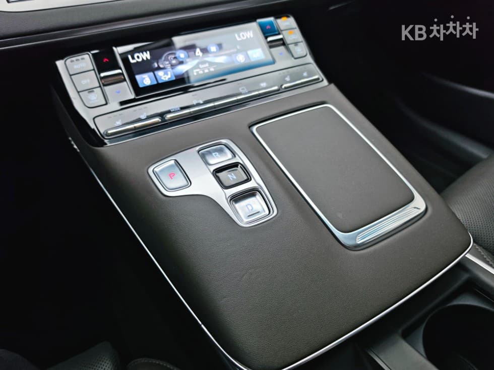 Hyundai The New (facelift) Grandeur (Azera)2.5 Exclusive - 18